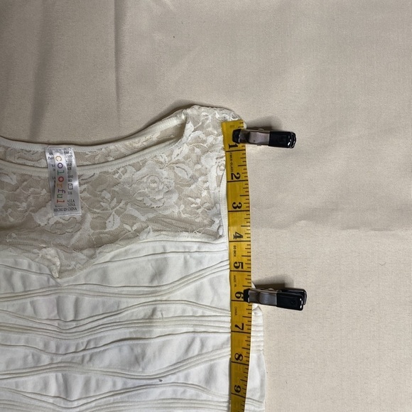 Colorful White Fitted Dress With White Floral Designs - Picture 8 of 11